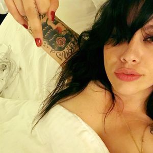 Meet your Posher, Selenia